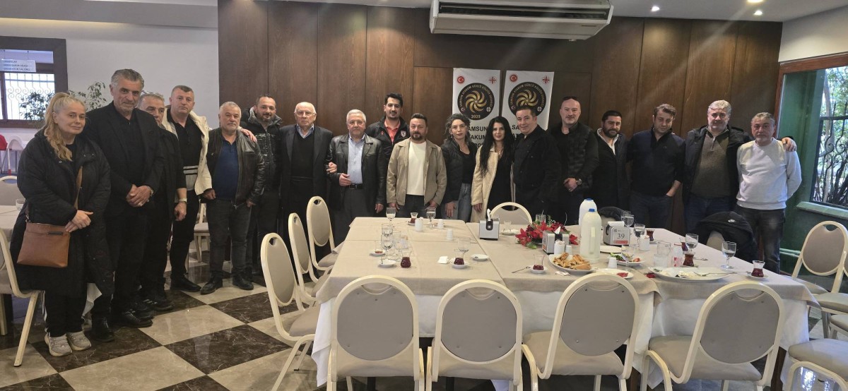 Samsun Atakum Gürcü Kültür Derneği Gülhan restoranda Topalantı Düzenledi